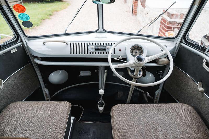 1966 Volkswagen TYPE 2 T1 SPLIT SCREEN CAMPER DEVON CARAVETTE