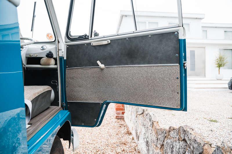 1966 Volkswagen TYPE 2 T1 SPLIT SCREEN CAMPER DEVON CARAVETTE