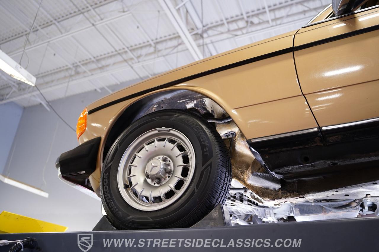 1983 Mercedes - Benz 300CD Turbo Diesel