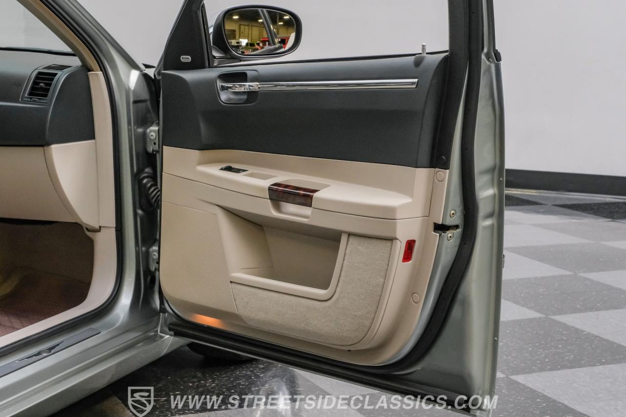 2005 Chrysler 300C