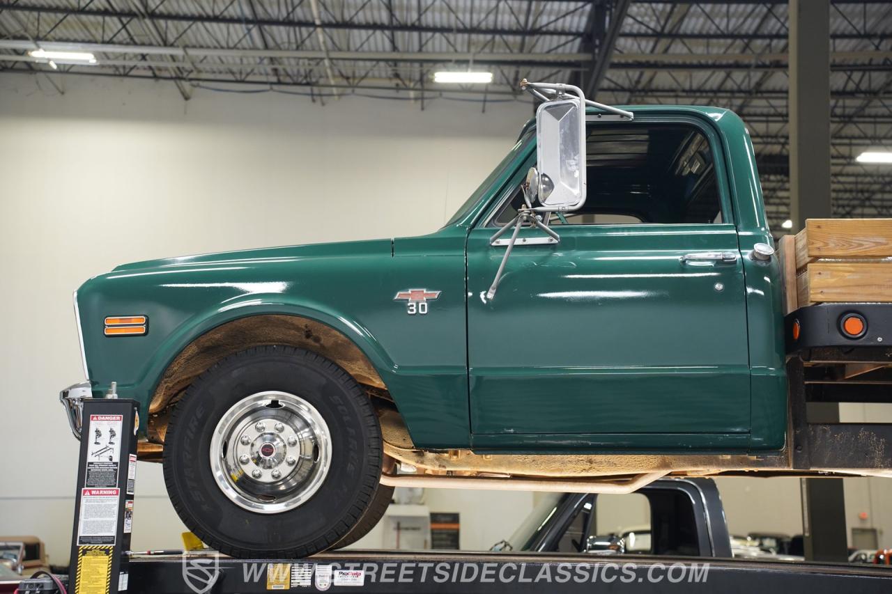 1968 Chevrolet C30 Flatbed Dually