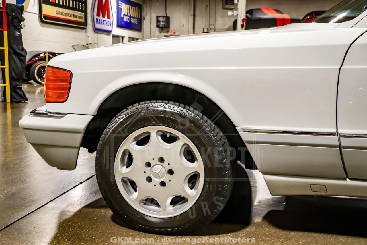 1991 Mercedes - Benz 560-Class
