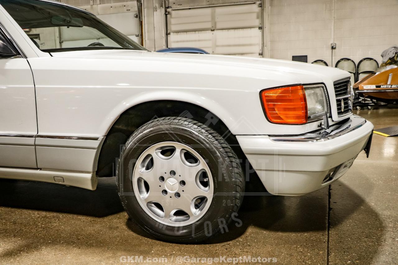 1991 Mercedes - Benz 560-Class