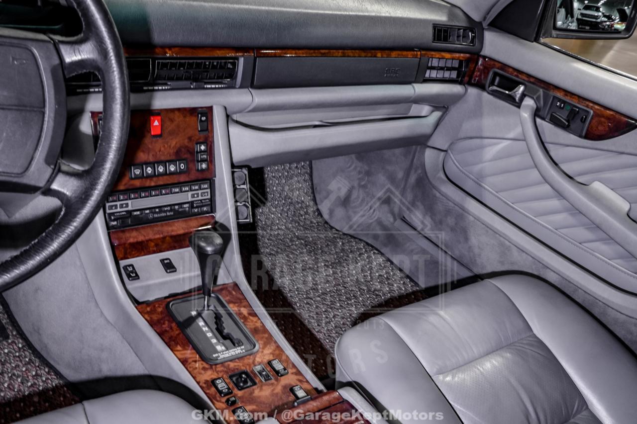 1991 Mercedes - Benz 560-Class