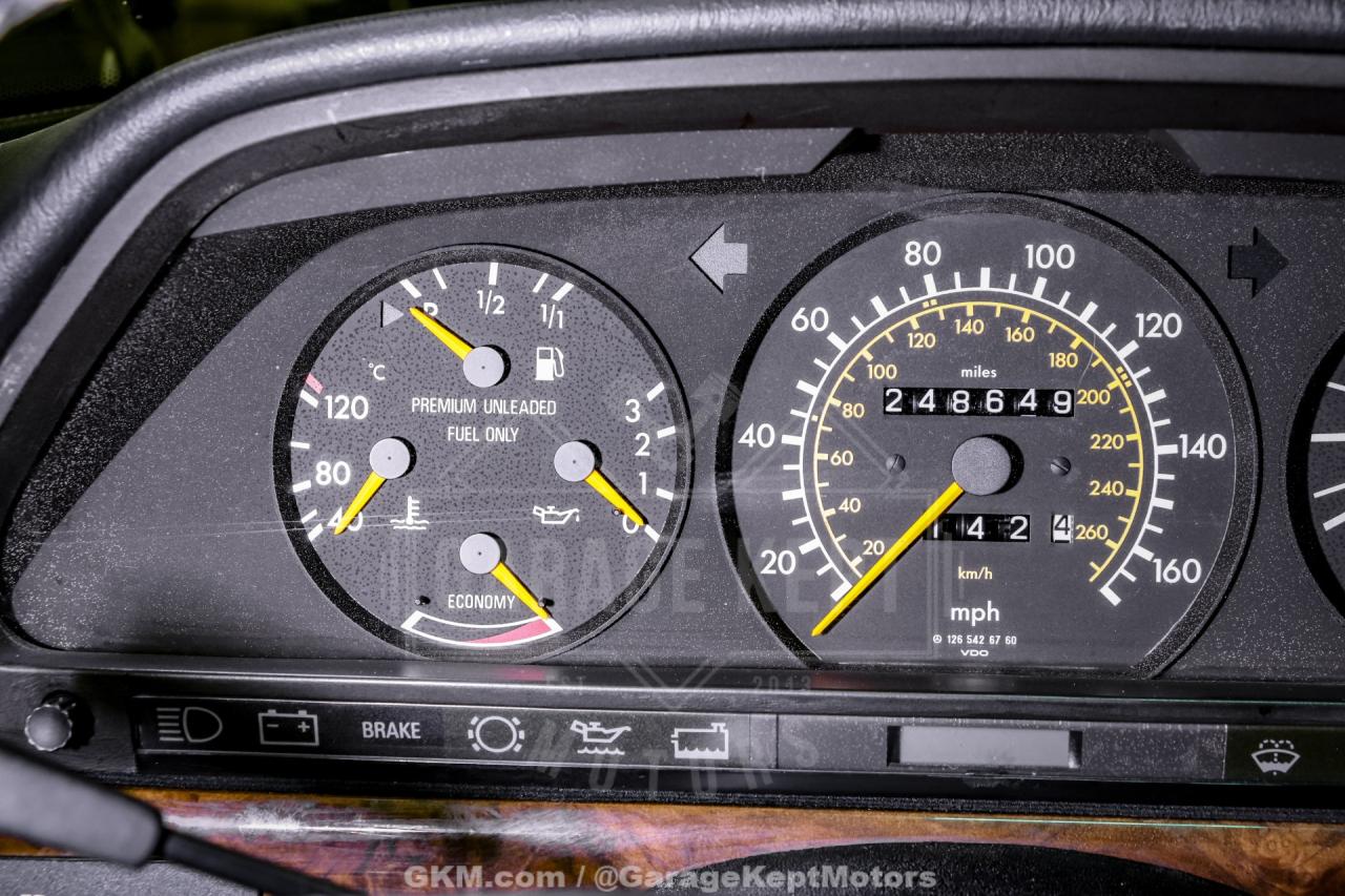 1991 Mercedes - Benz 560-Class