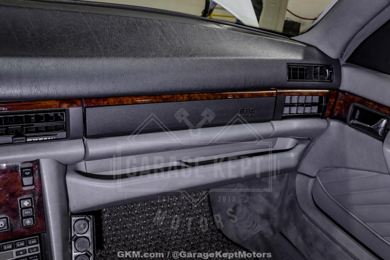 1991 Mercedes - Benz 560-Class
