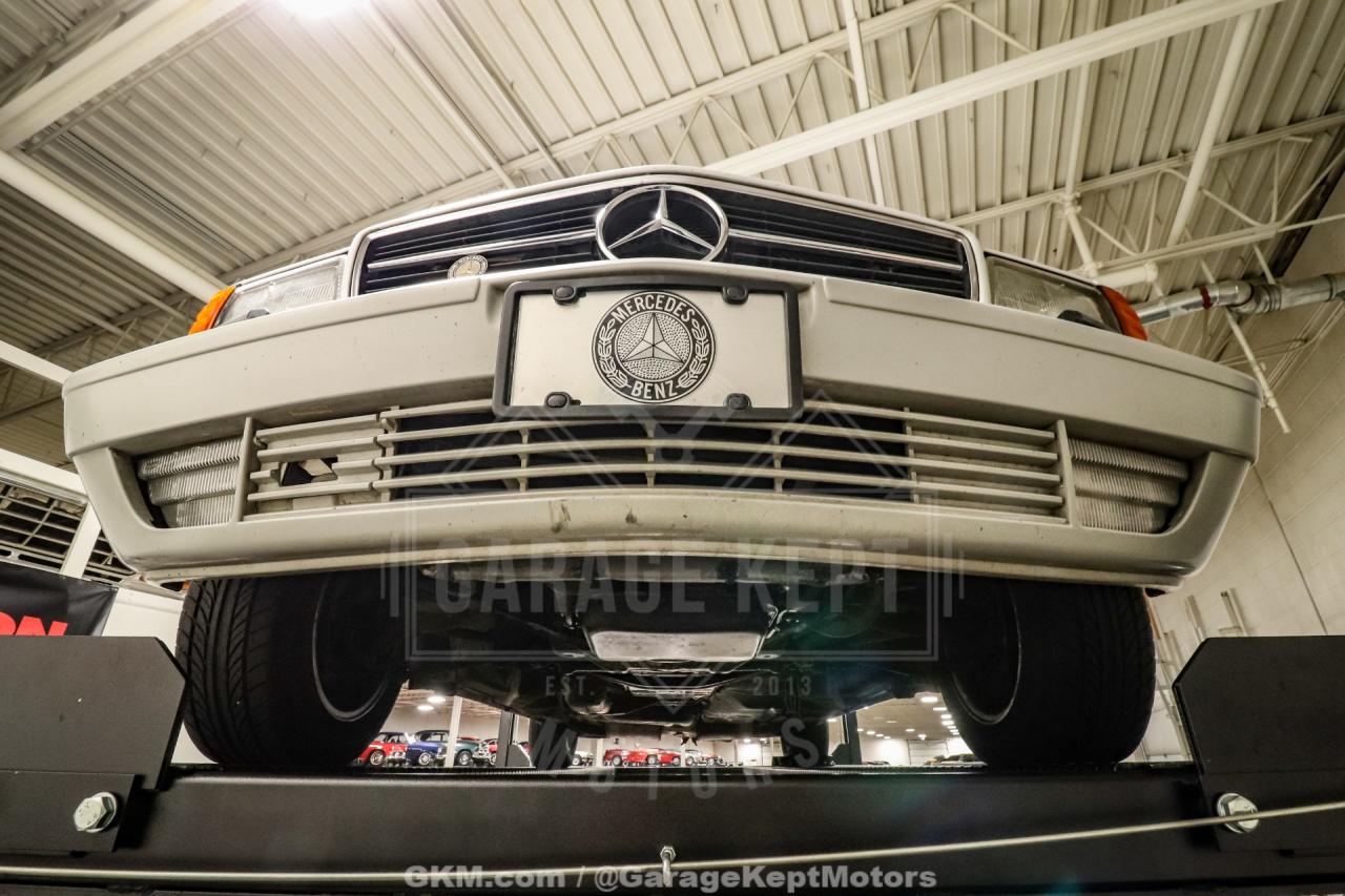 1991 Mercedes - Benz 560-Class
