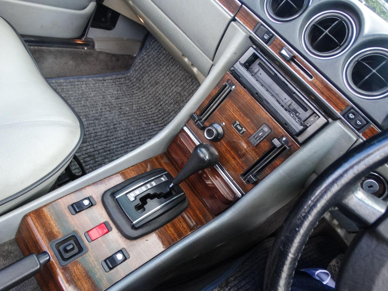 1983 Mercedes - Benz What's my car worth?