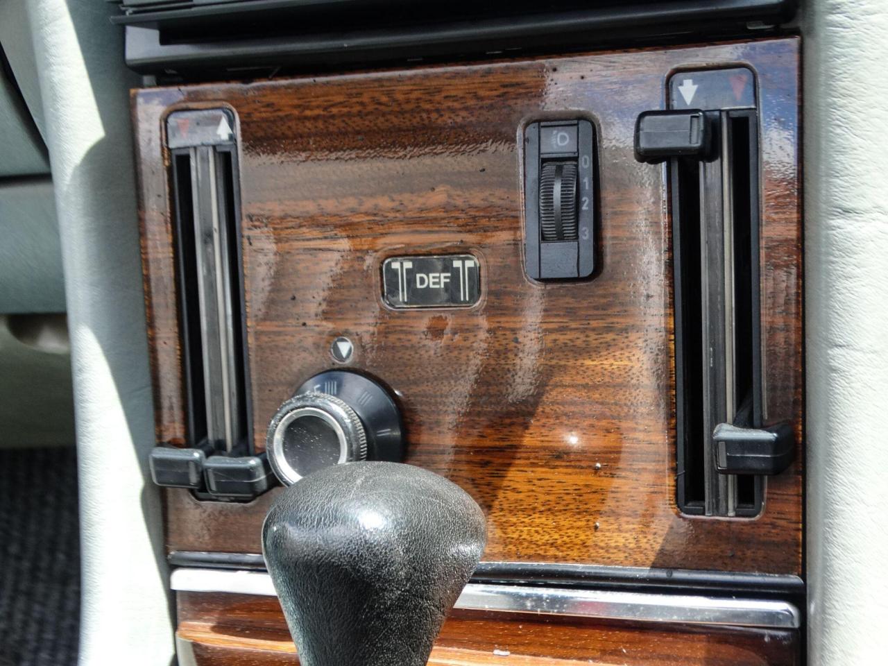 1983 Mercedes - Benz What's my car worth?