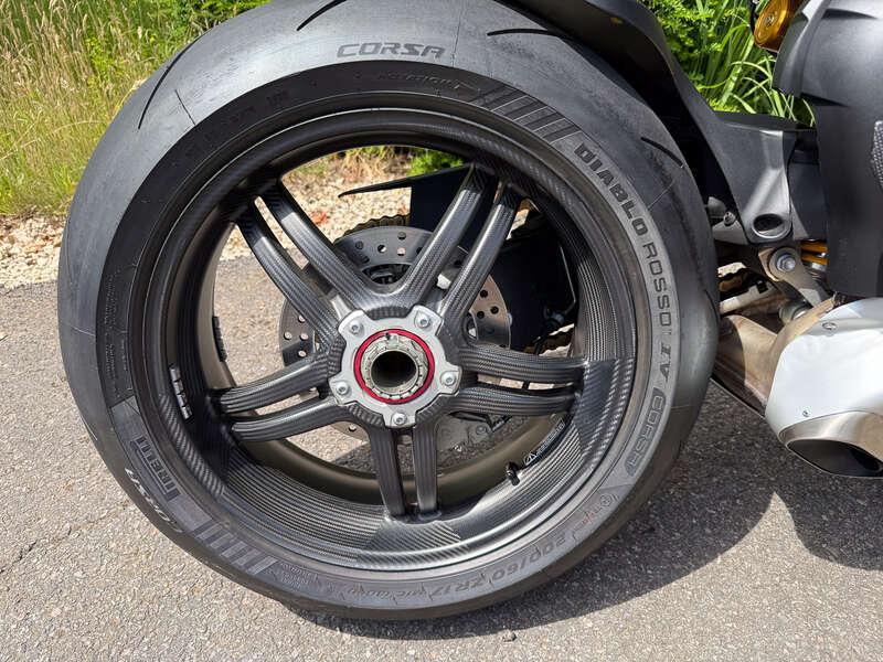 2023 Ducati STREET FIGHTER V4 SP2