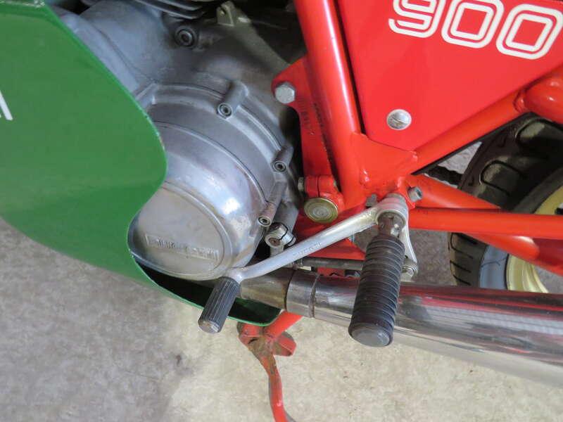 1984 Ducati 900 MIKE HAILWOOD REPLICA