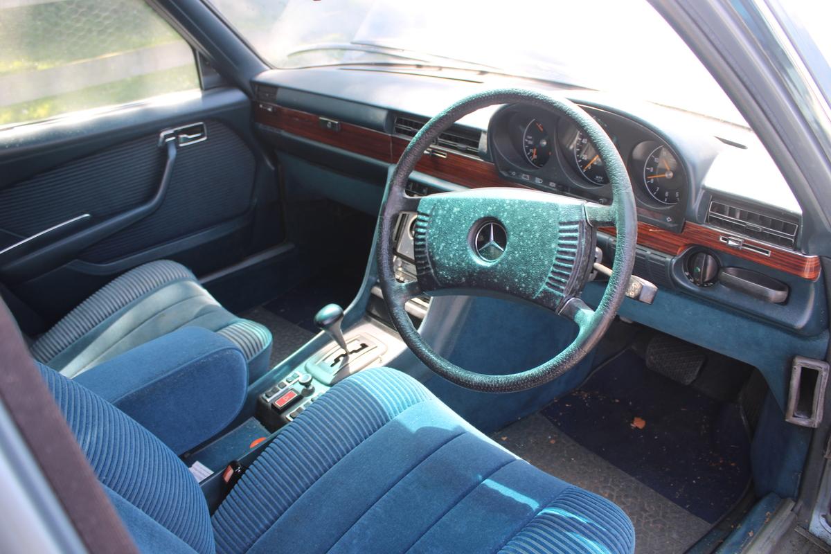 1974 Mercedes - Benz 350 SE AUTO (W116)