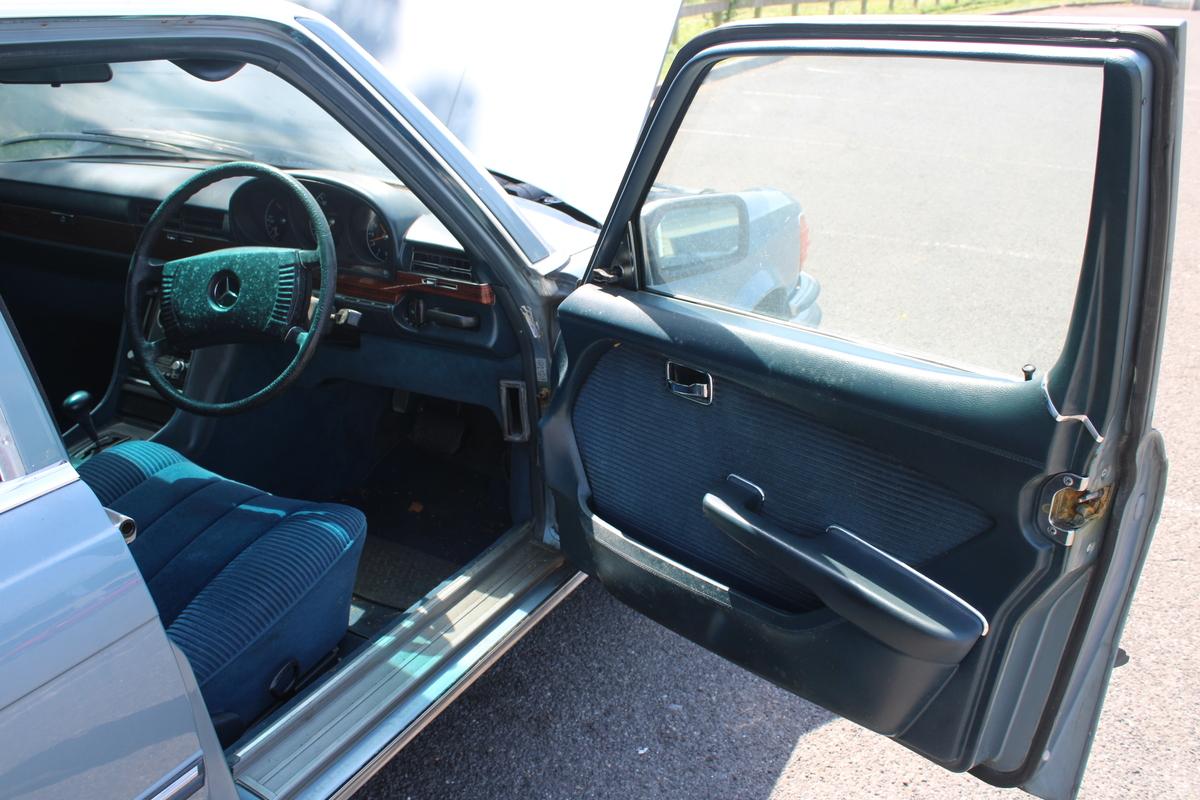 1974 Mercedes - Benz 350 SE AUTO (W116)
