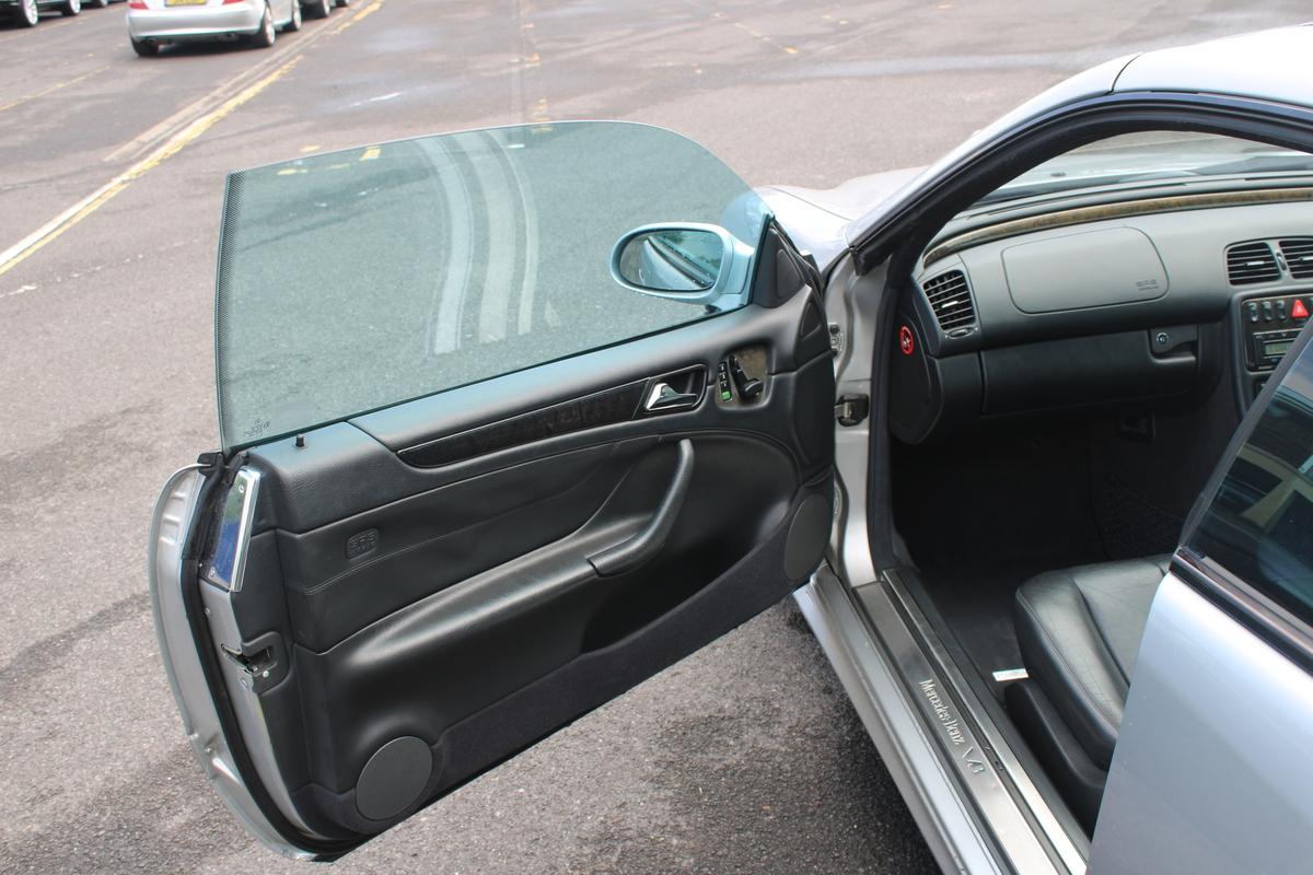 2000 Mercedes - Benz CLK55 AMG AUTO