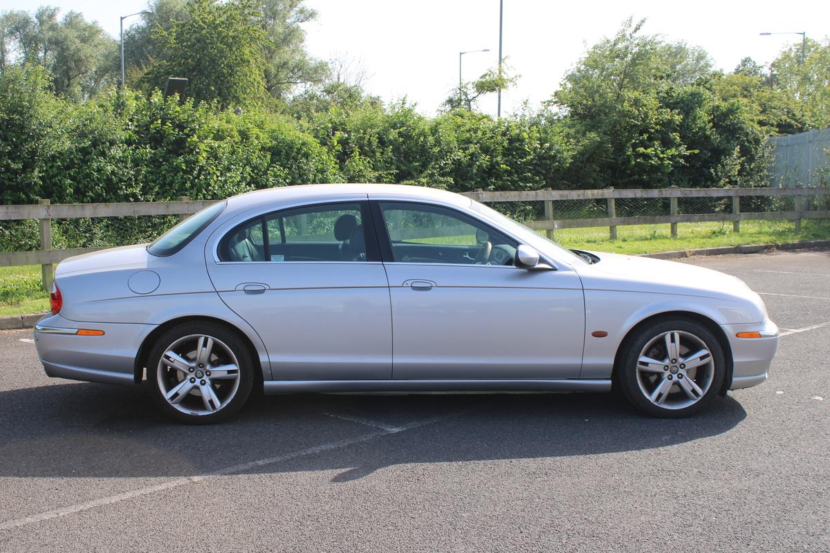 2002 Jaguar S-TYPE V8 SE AUTO