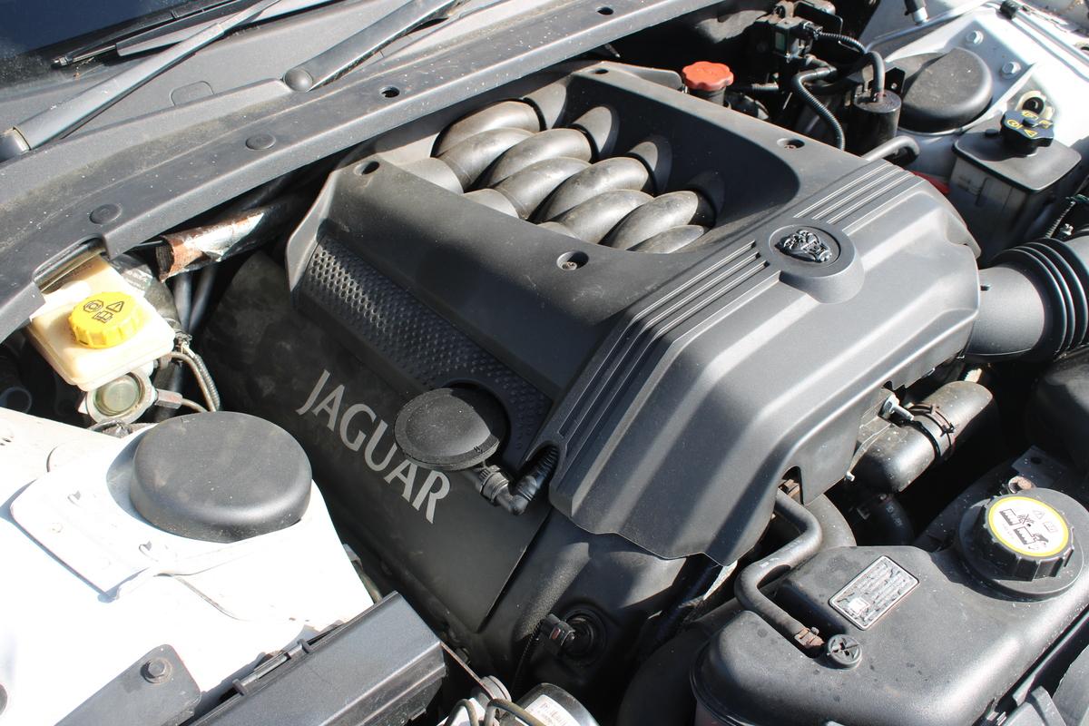 2002 Jaguar S-TYPE V8 SE AUTO