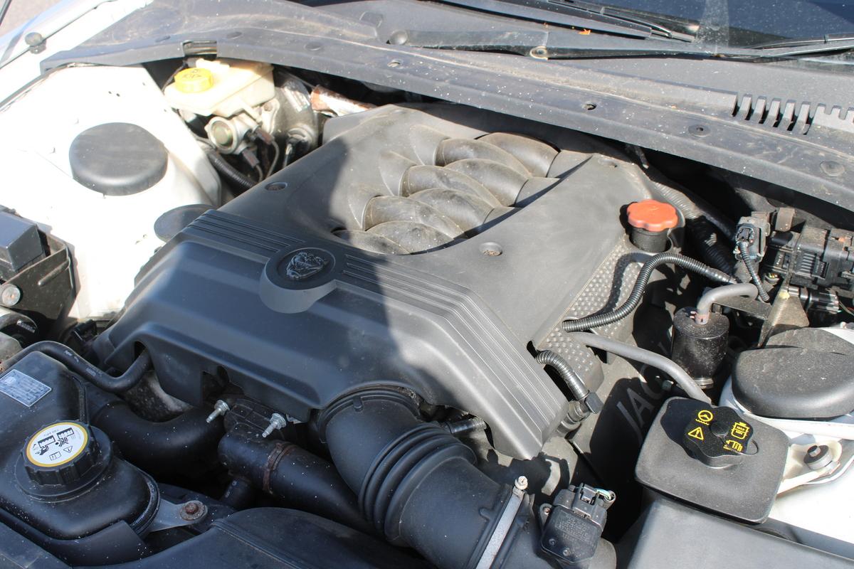 2002 Jaguar S-TYPE V8 SE AUTO