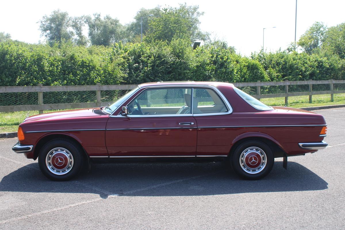 1978 Mercedes - Benz 230 CW AUTO (C123)
