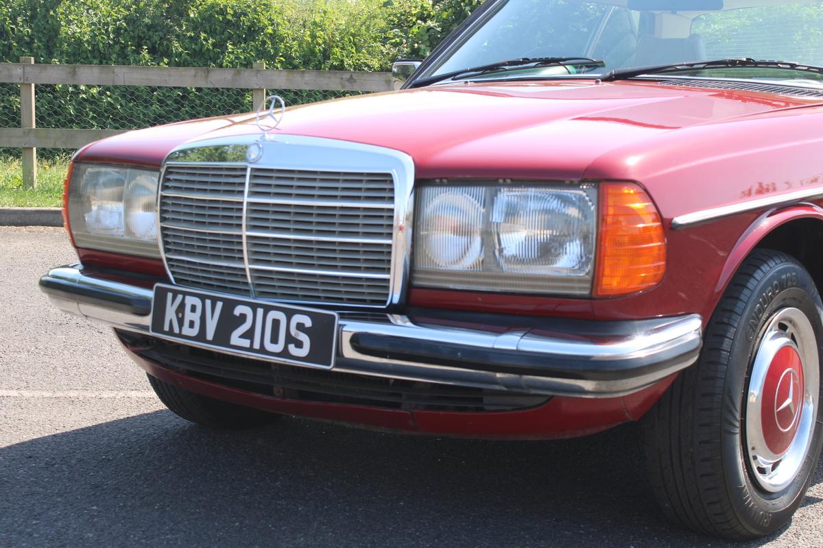 1978 Mercedes - Benz 230 CW AUTO (C123)