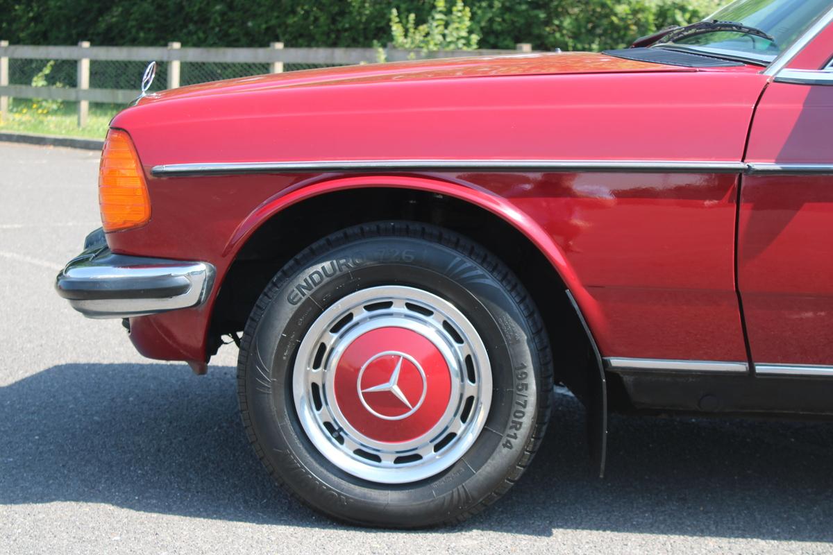 1978 Mercedes - Benz 230 CW AUTO (C123)