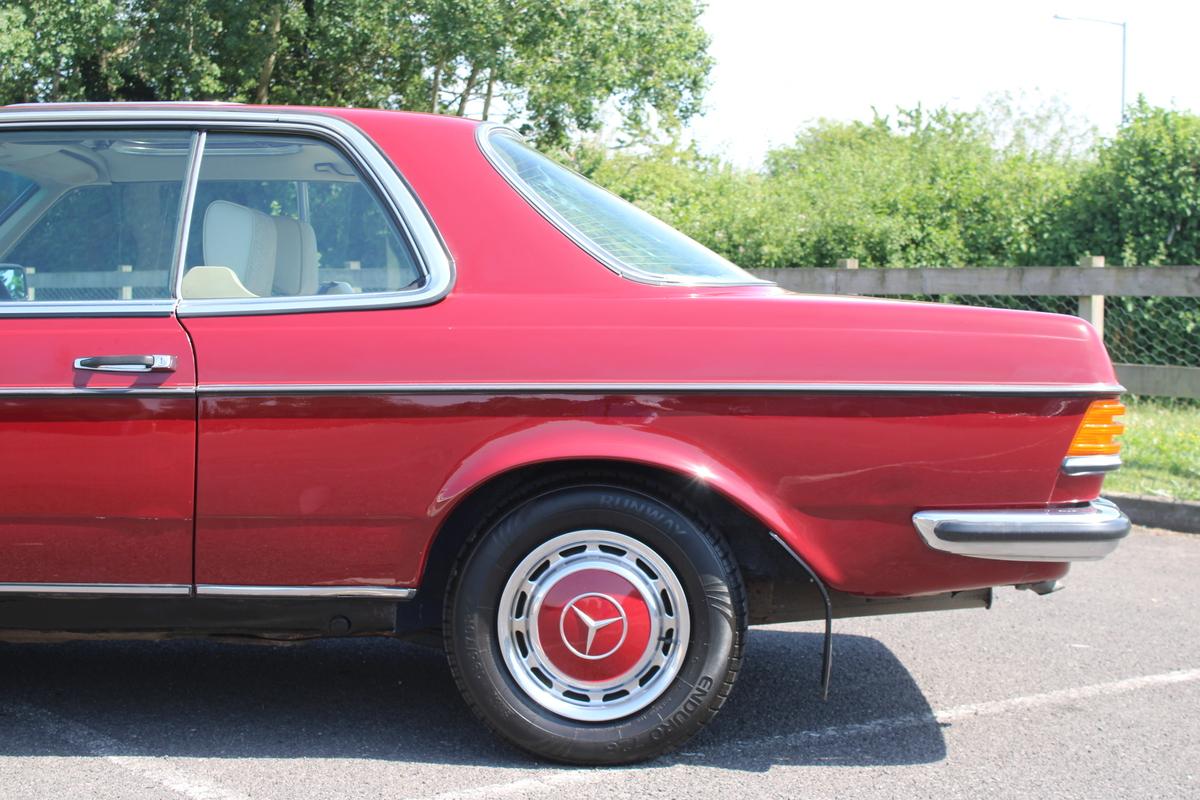 1978 Mercedes - Benz 230 CW AUTO (C123)