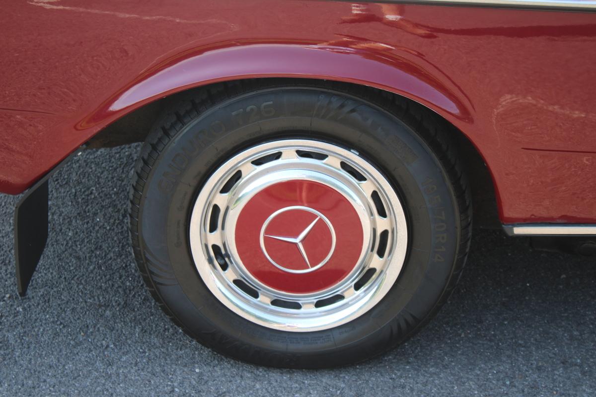 1978 Mercedes - Benz 230 CW AUTO (C123)