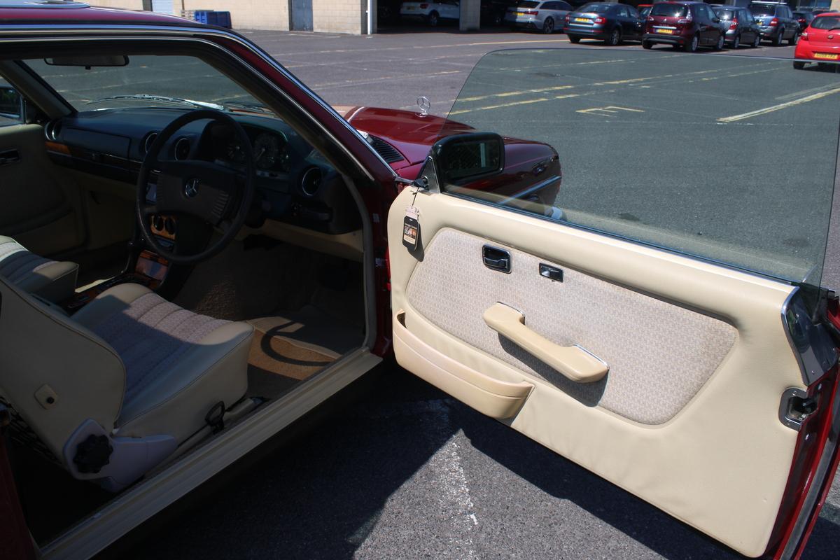 1978 Mercedes - Benz 230 CW AUTO (C123)