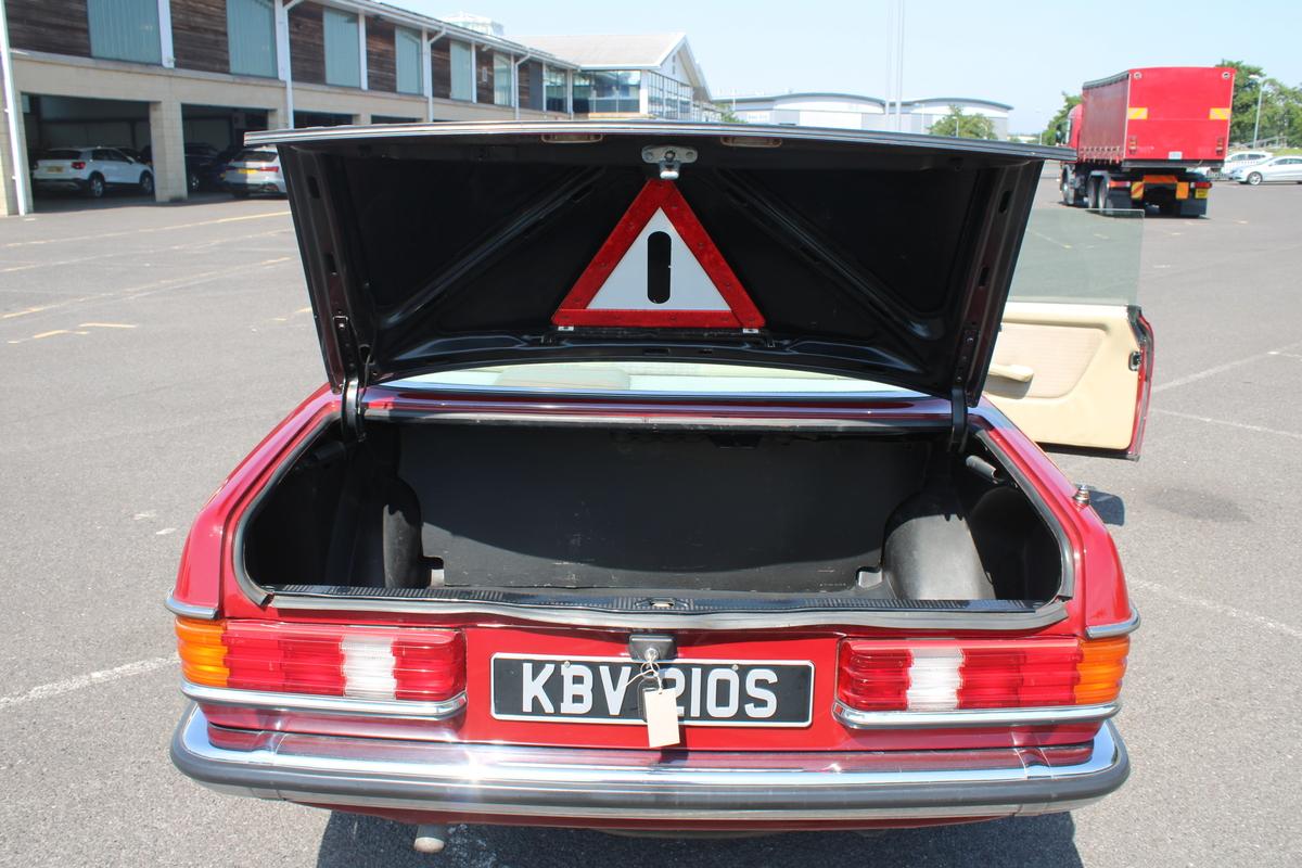 1978 Mercedes - Benz 230 CW AUTO (C123)