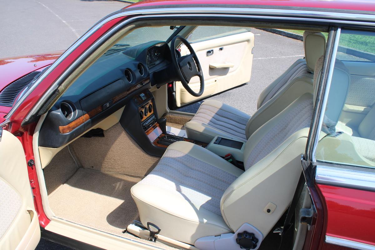 1978 Mercedes - Benz 230 CW AUTO (C123)