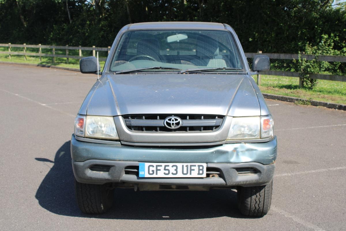 2003 Toyota HILUX EX 4WD