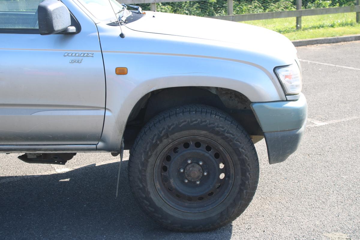 2003 Toyota HILUX EX 4WD