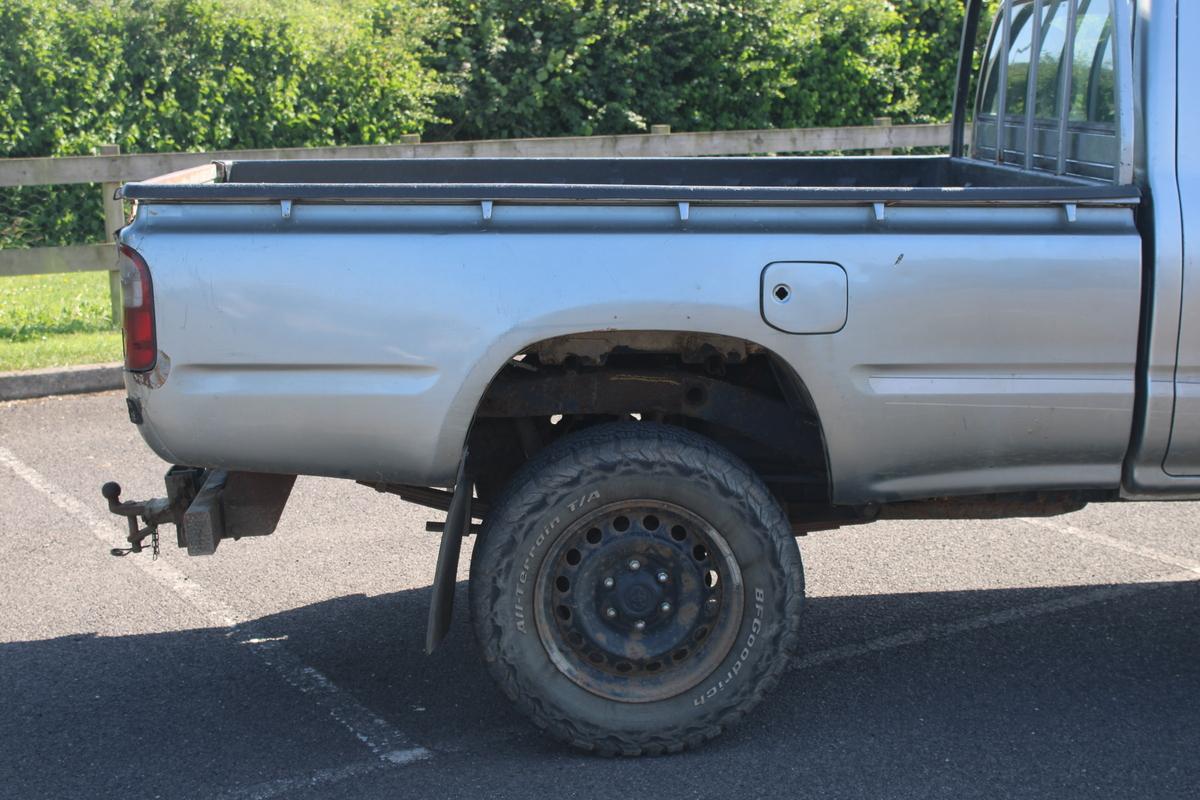 2003 Toyota HILUX EX 4WD