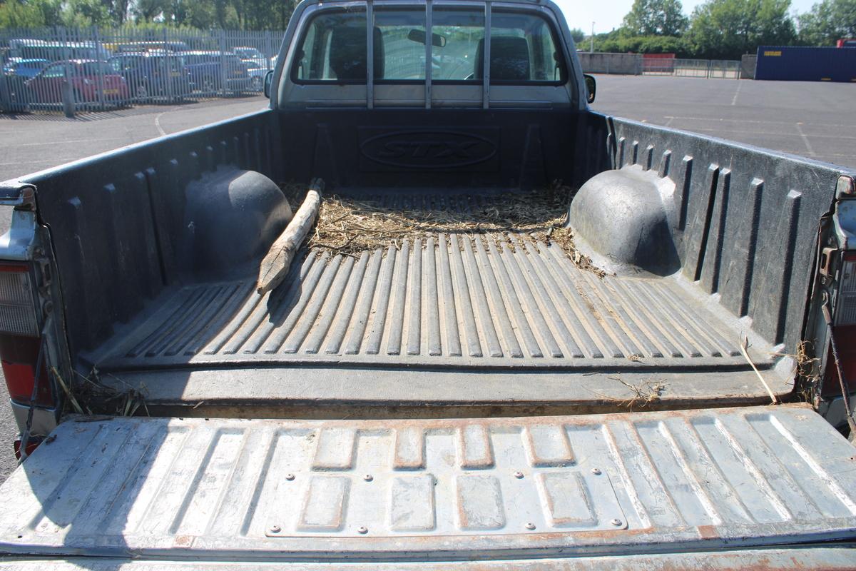 2003 Toyota HILUX EX 4WD