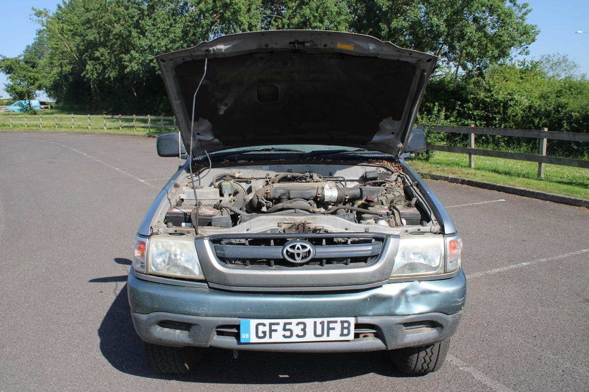 2003 Toyota HILUX EX 4WD