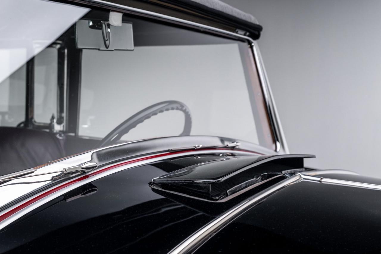 1932 Cadillac V-16 All-Weather Phaeton by Fisher