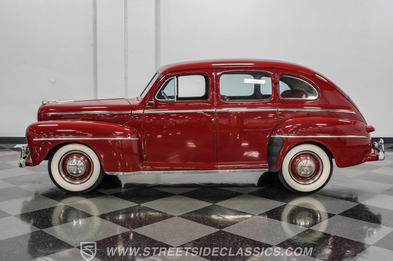 1948 Ford Deluxe Sedan