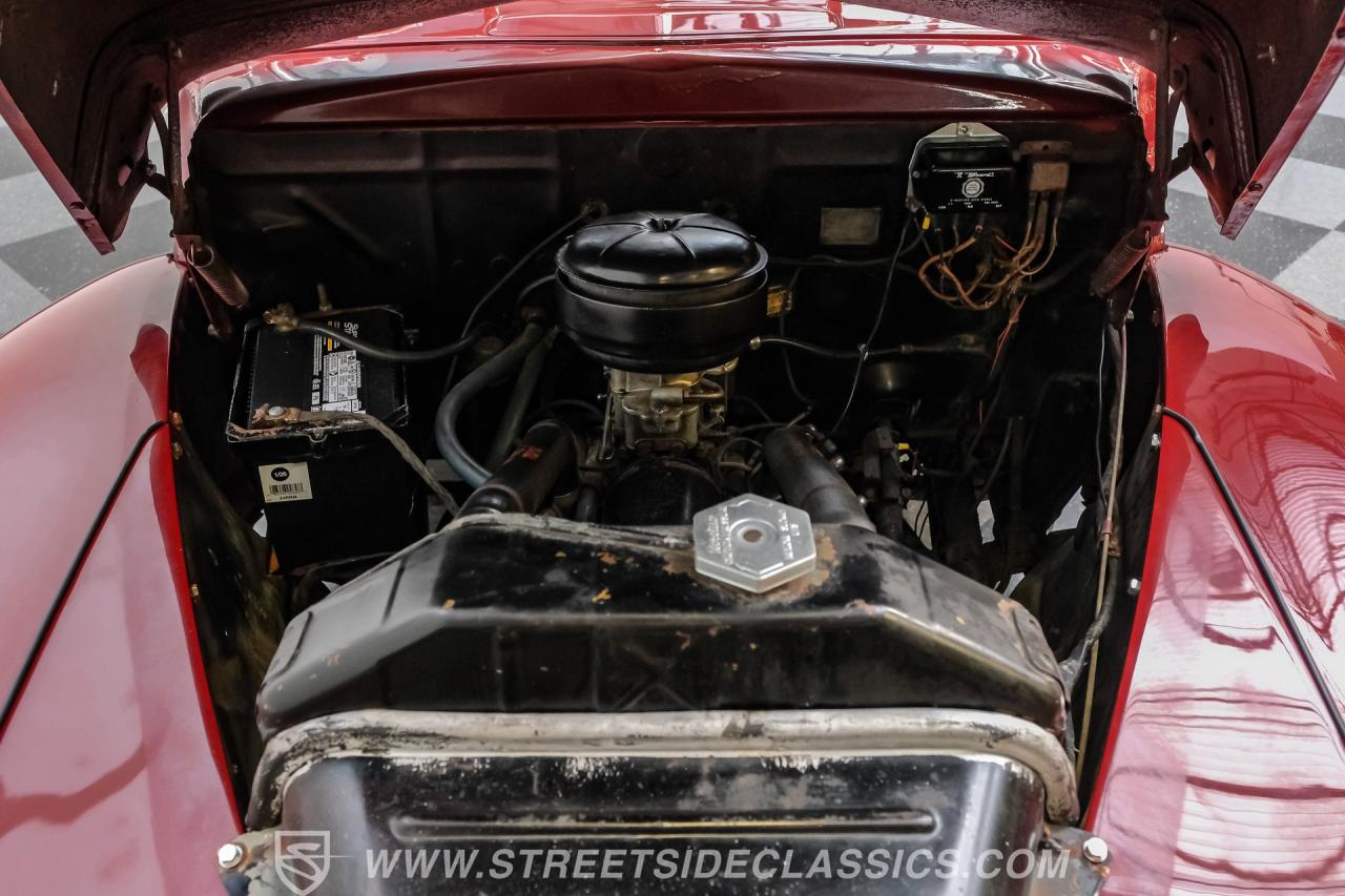 1948 Ford Deluxe Sedan