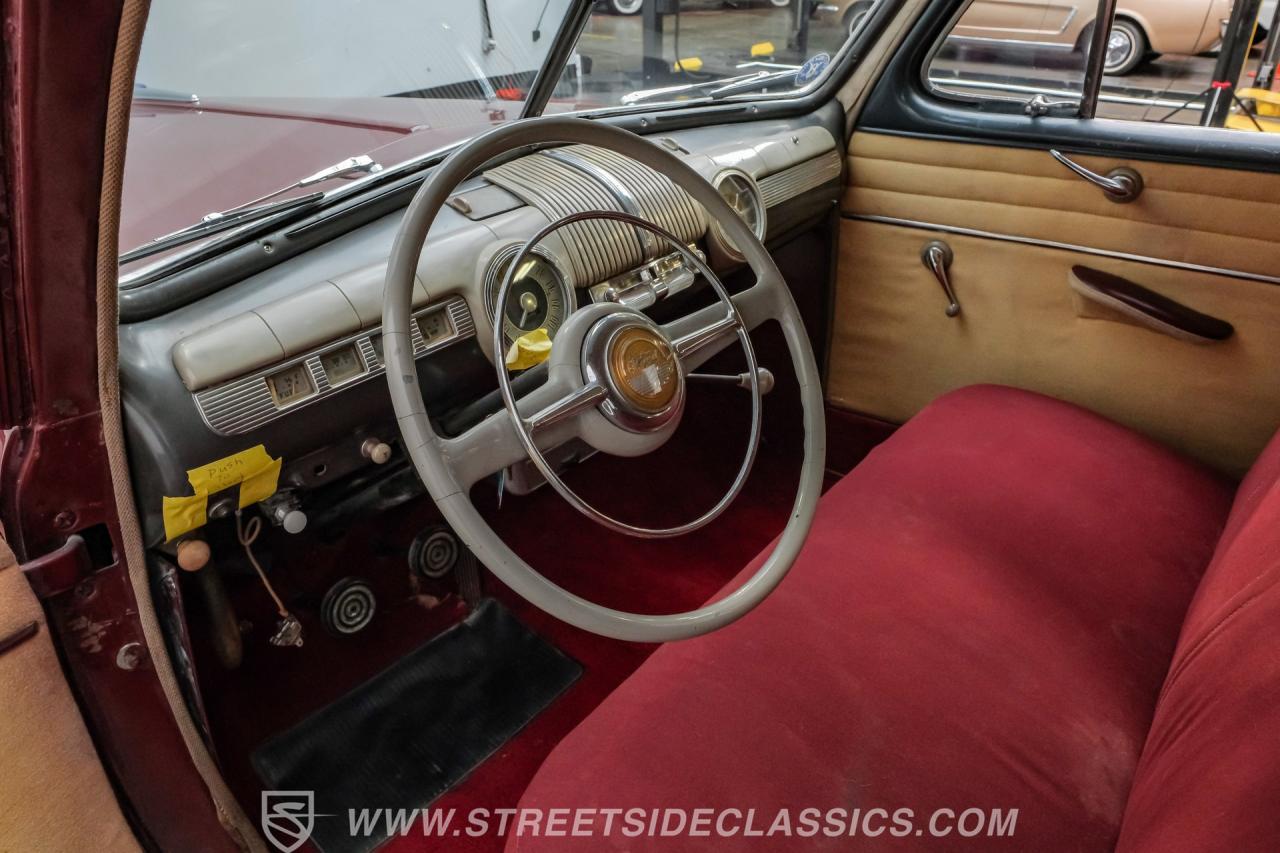 1948 Ford Deluxe Sedan