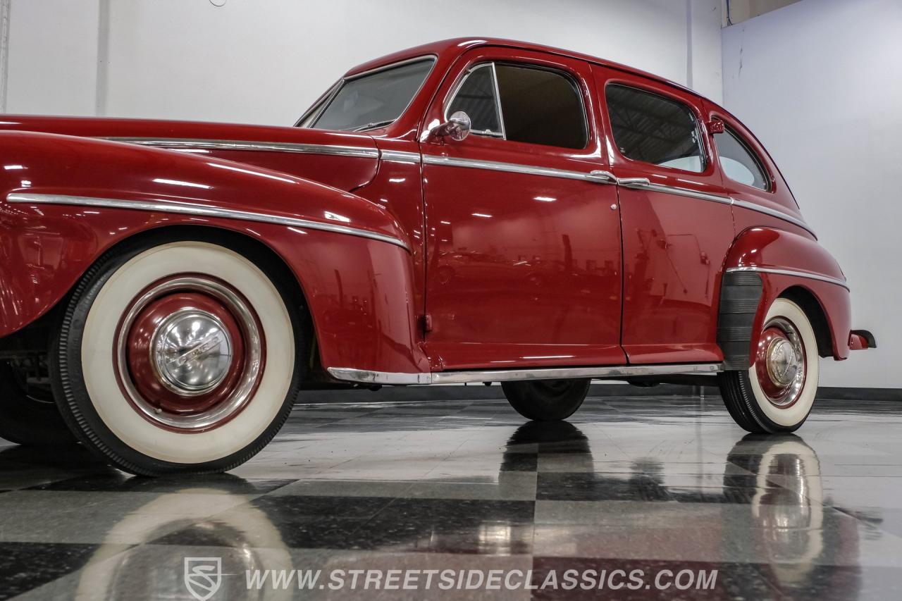 1948 Ford Deluxe Sedan