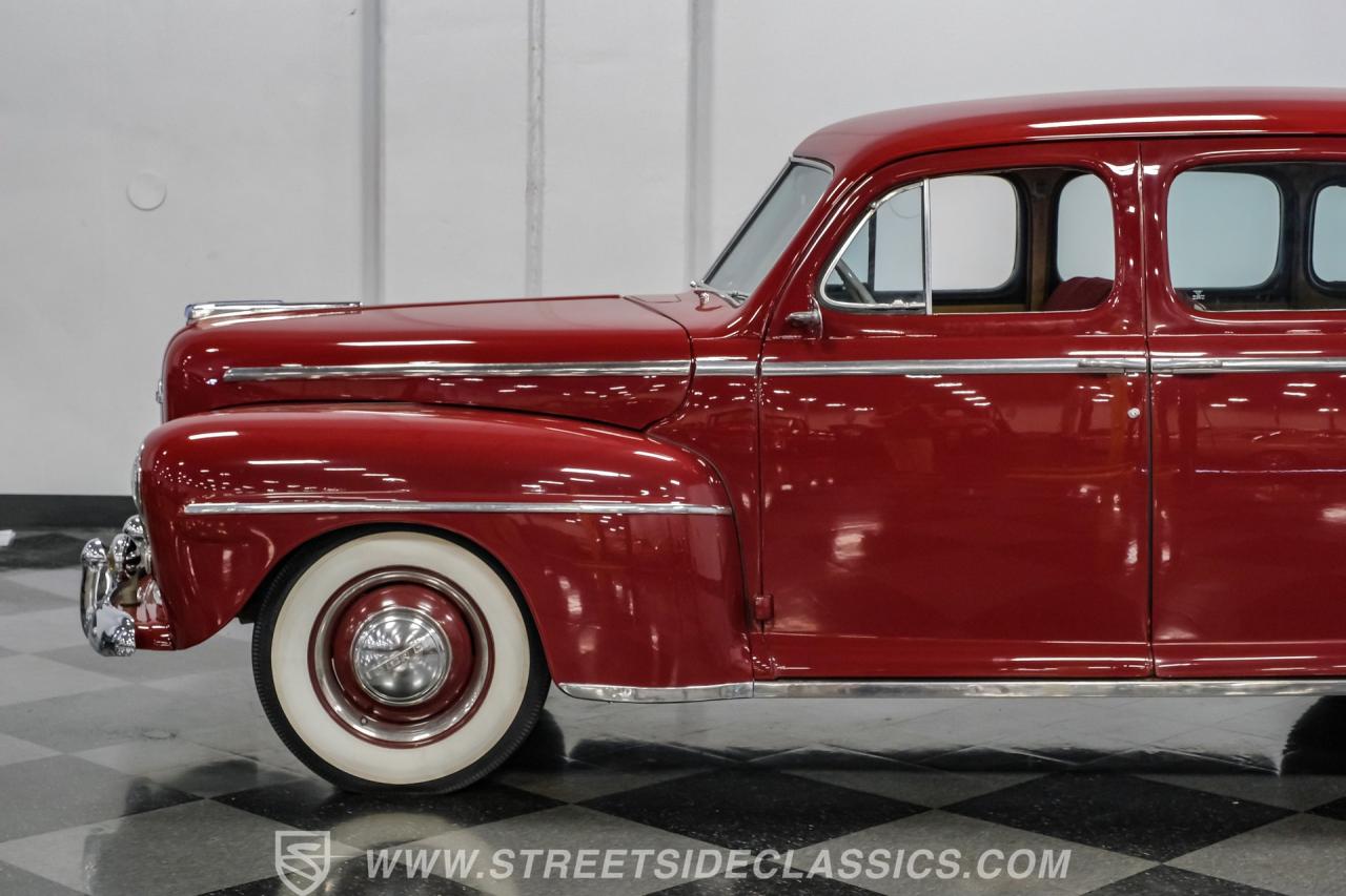 1948 Ford Deluxe Sedan