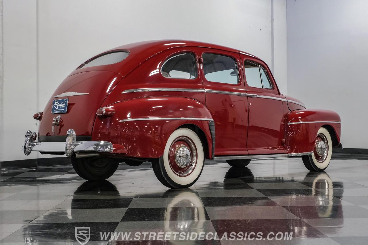 1948 Ford Deluxe Sedan