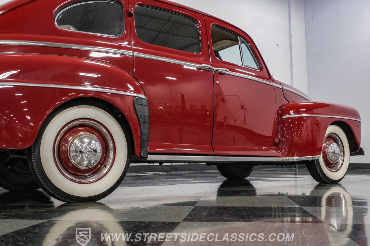 1948 Ford Deluxe Sedan