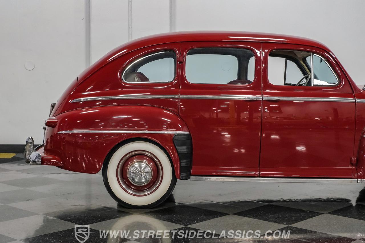 1948 Ford Deluxe Sedan