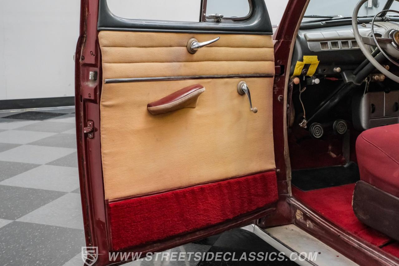 1948 Ford Deluxe Sedan
