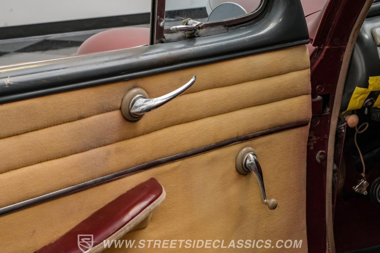 1948 Ford Deluxe Sedan