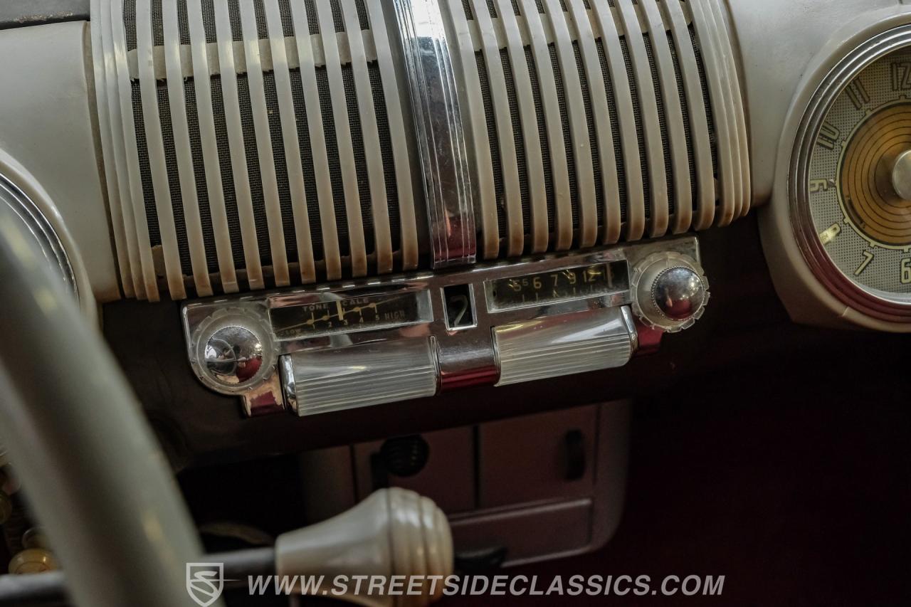 1948 Ford Deluxe Sedan