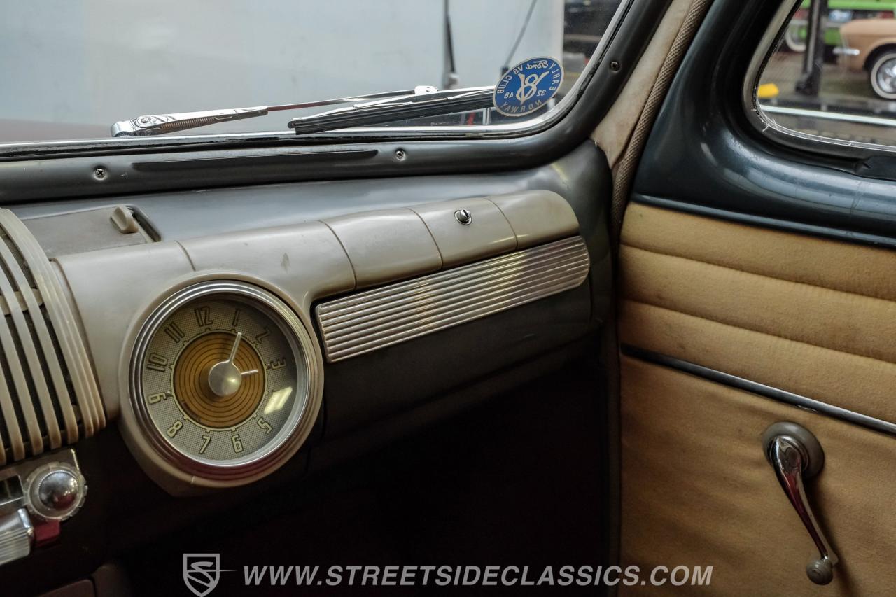1948 Ford Deluxe Sedan
