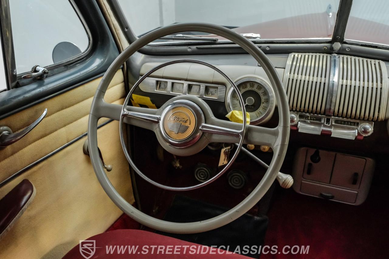 1948 Ford Deluxe Sedan