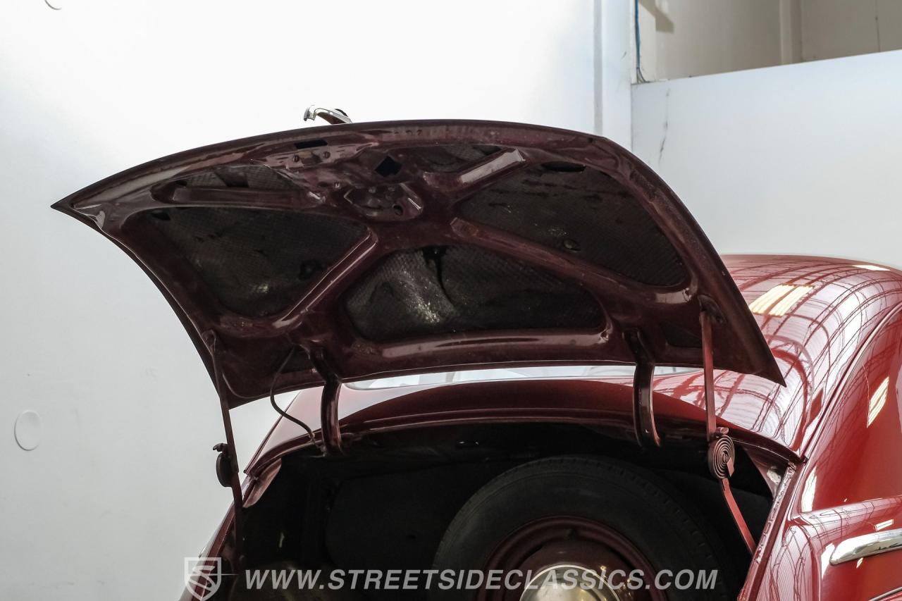 1948 Ford Deluxe Sedan