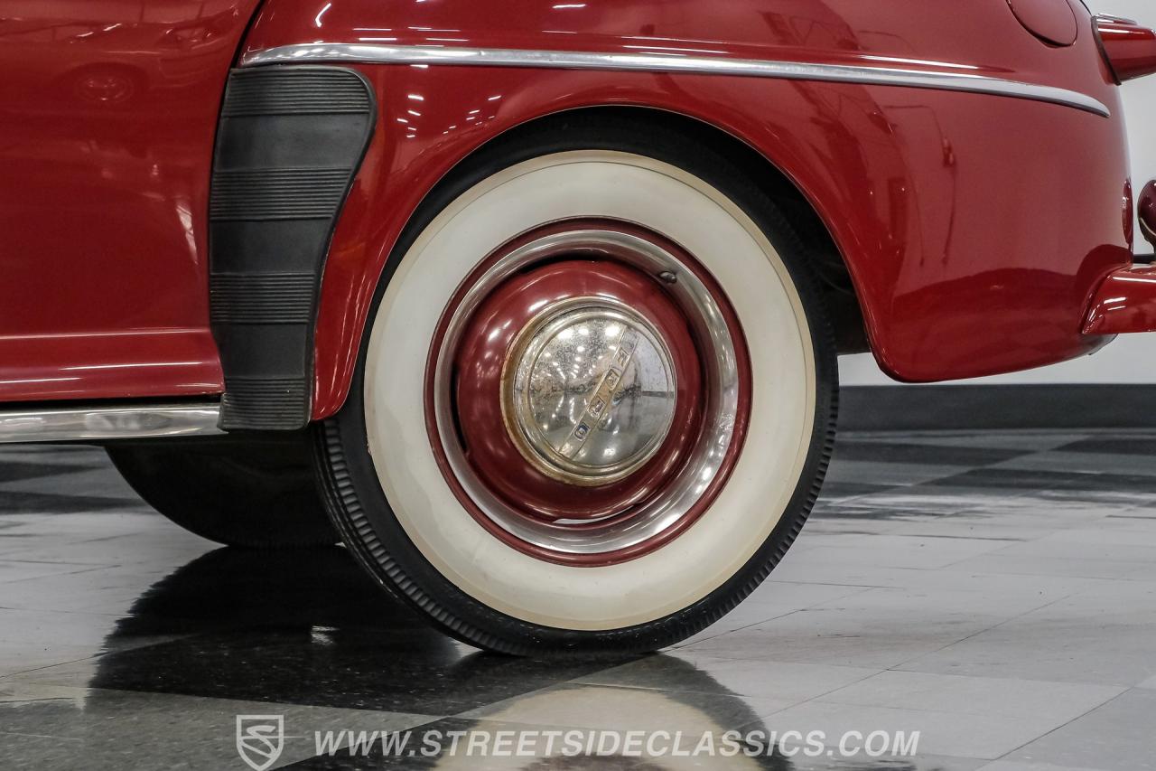 1948 Ford Deluxe Sedan